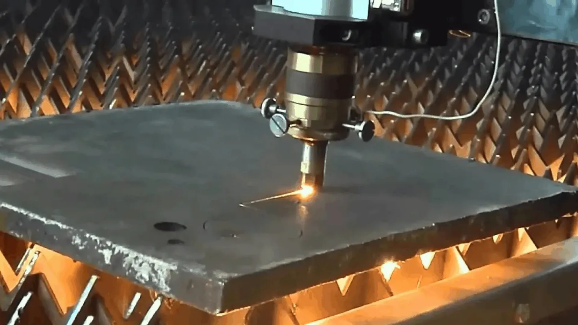 Резка металла газовая шпонка  22-32 мм